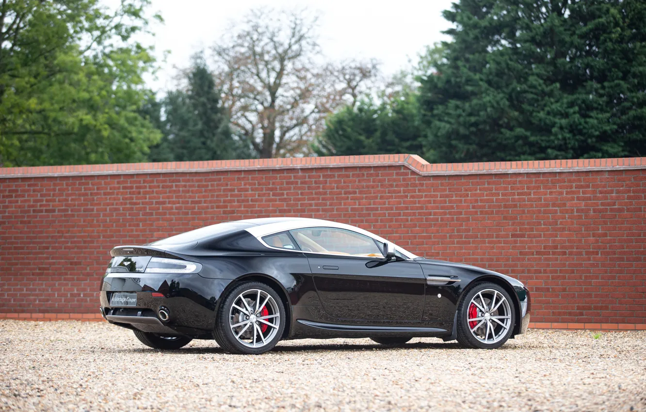 Фото обои Vantage, Aston Martin V8, 2010, Coupe, единственный экземпляр, Aston Martin V8 Vantage, V8 Vantage Race …