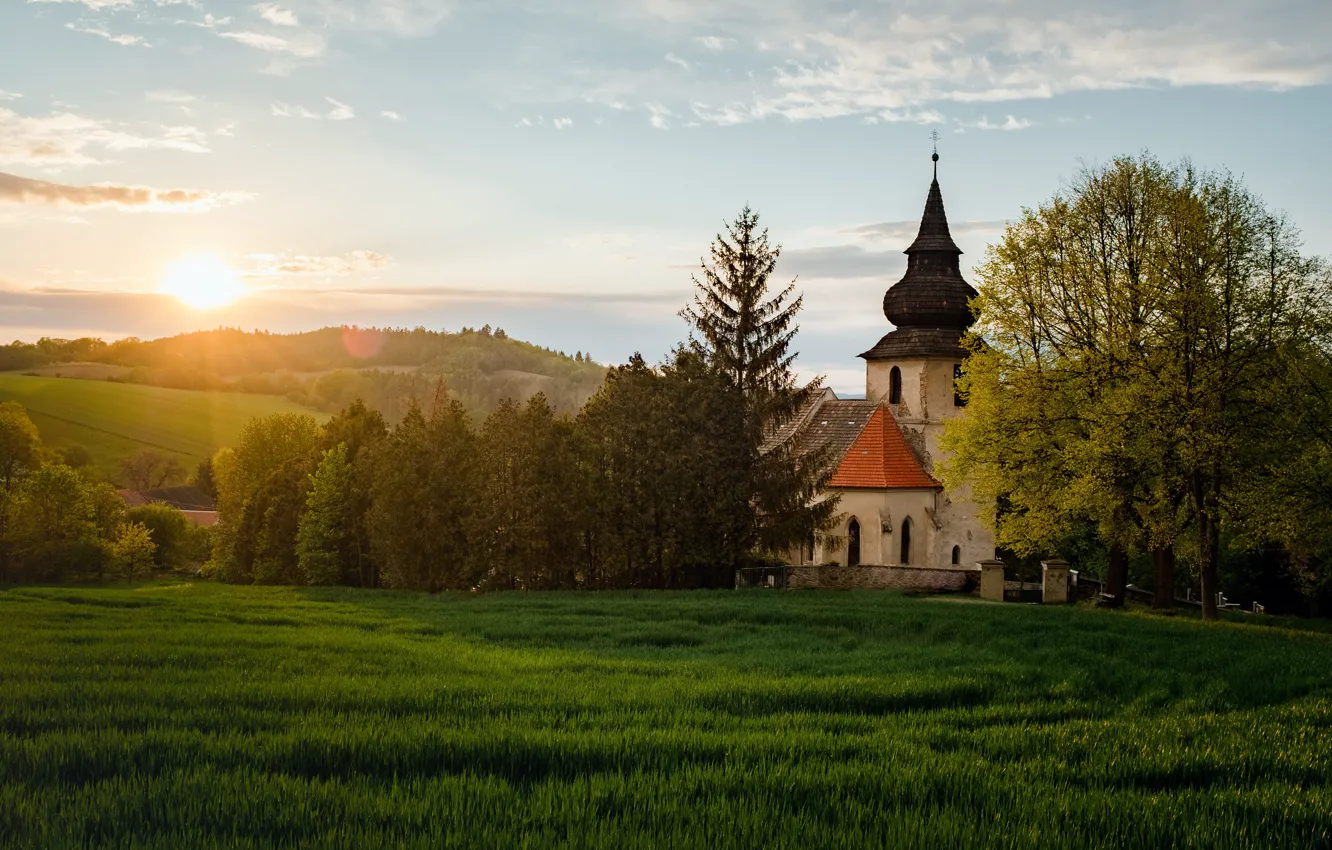Фото обои деревья, пейзаж, закат, природа, холмы, Чехия, церковь