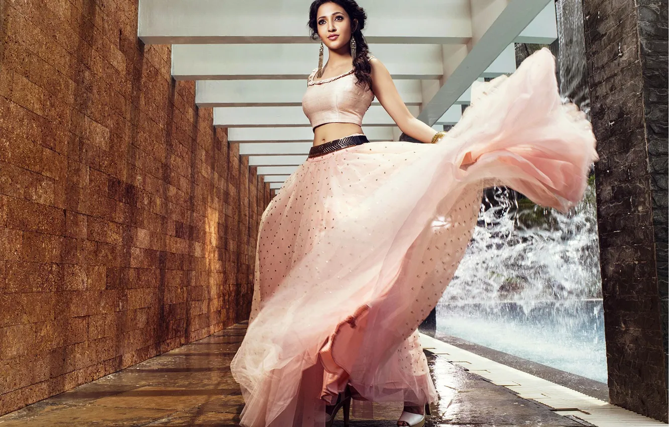 Фото обои girl, hot, sexy, eyes, smile, beautiful, figure, model