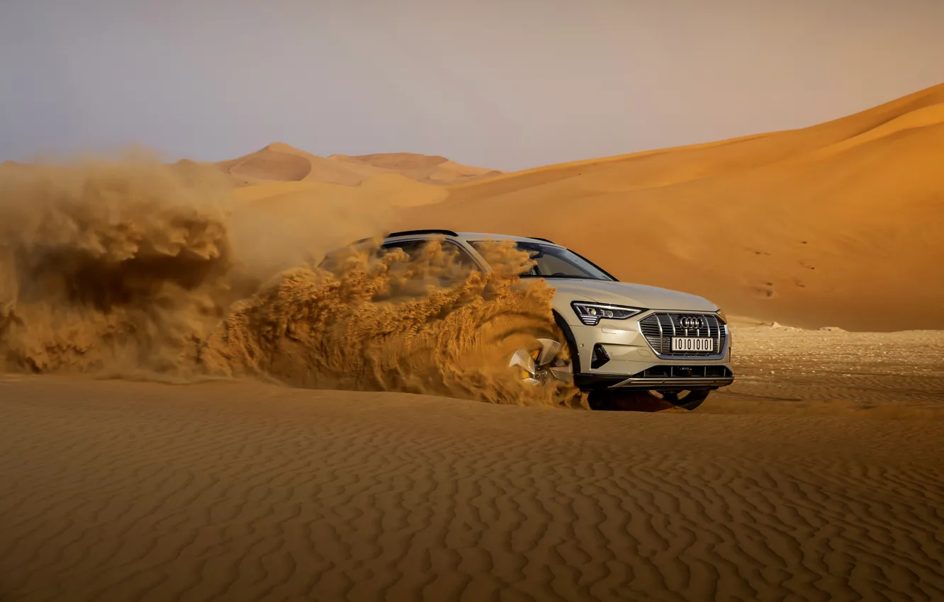 Фото обои песок, движение, Audi, E-Tron, 2019