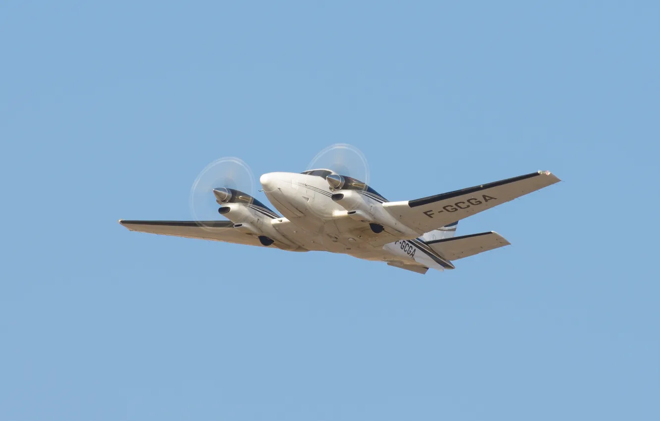 Фото обои полёт, Самолёт, King Air, Beech C90