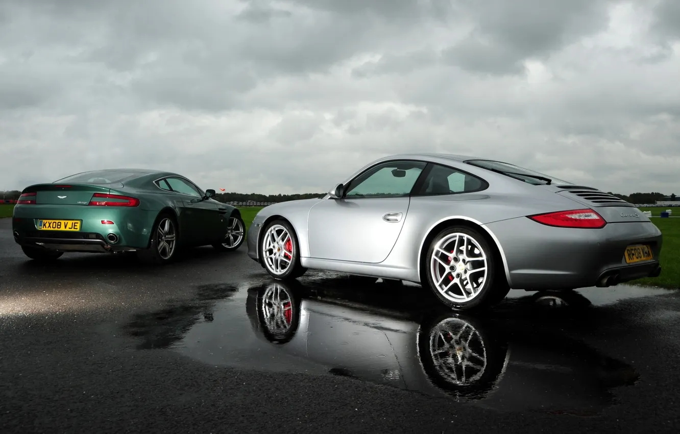 Фото обои небо, Aston Martin, 911, Porsche, V8 Vantage, вид сзади