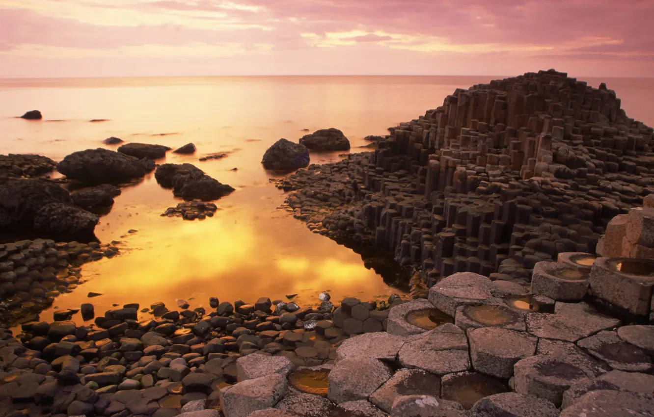 Фото обои Northern Ireland, County Antrim, useway at Sunset