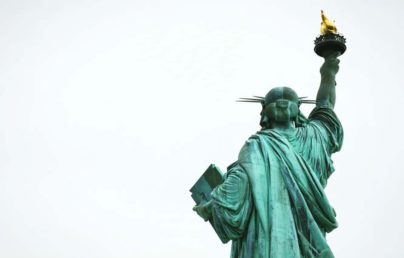 Фото обои зад, факел, статуя свободы, вид сзади, back, torch, back view, The Statue of Liberty