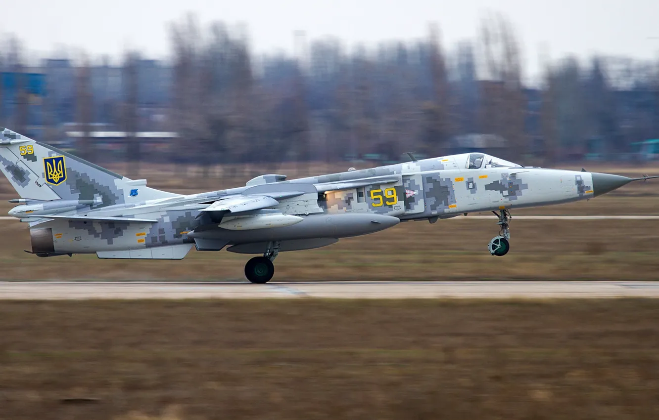 Фото обои Украина, Су-24, Посадка, Су-24МР, ВПП, Шасси, ВВС Украины, ПТБ