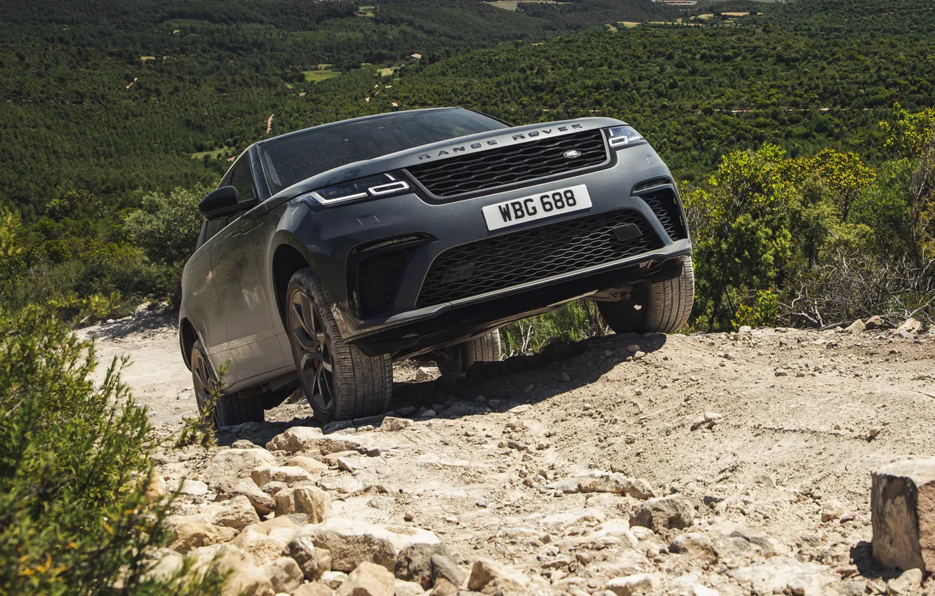 Фото обои камни, растительность, Land Rover, Range Rover, SUV, V8, Velar, 2019