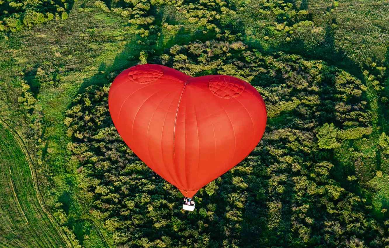 Фото обои полет, пейзаж, воздушный шар, корзина, сердце