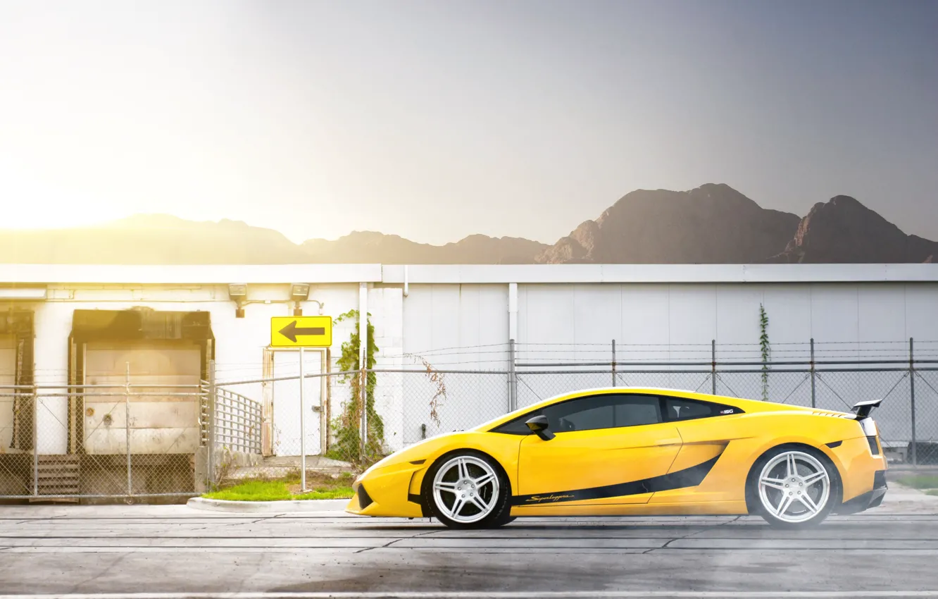 Фото обои горы, стена, Lamborghini, Superleggera, Gallardo, блик, жёлтая, ламборджини