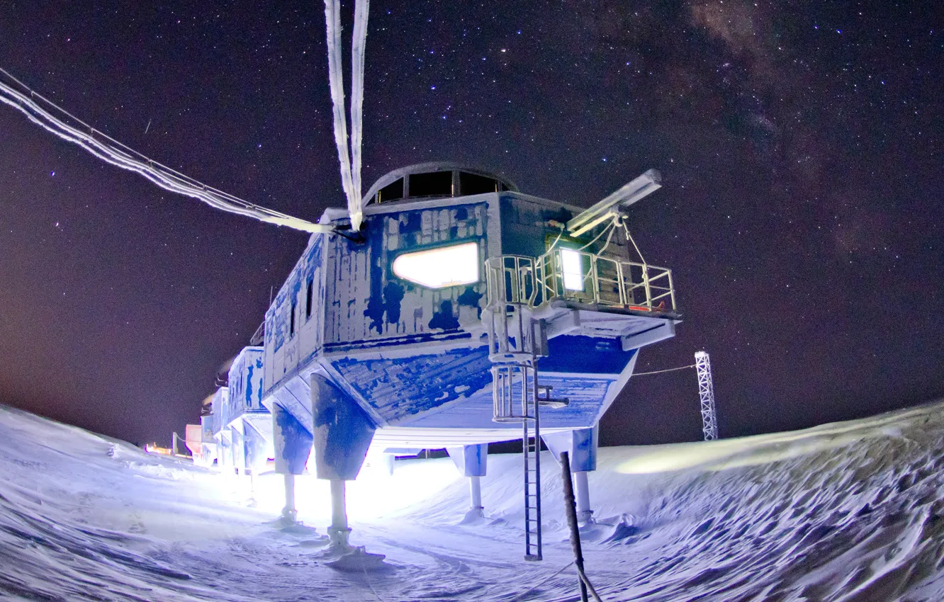 Фото обои Antarctica, Life on Ice, Research Station, Halley-VI