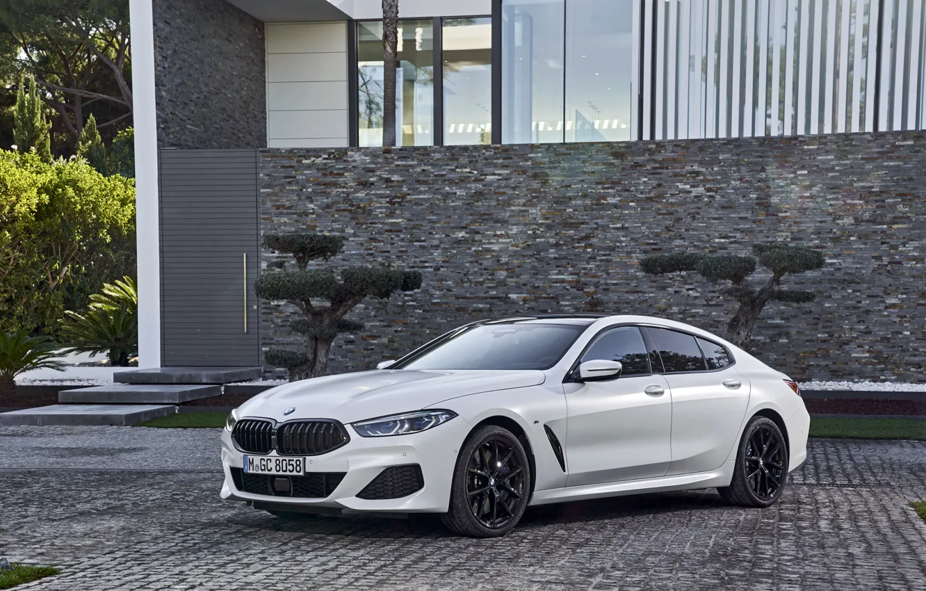 Фото обои белый, купе, BMW, Gran Coupe, у дома, 840i, 8-Series, 2019