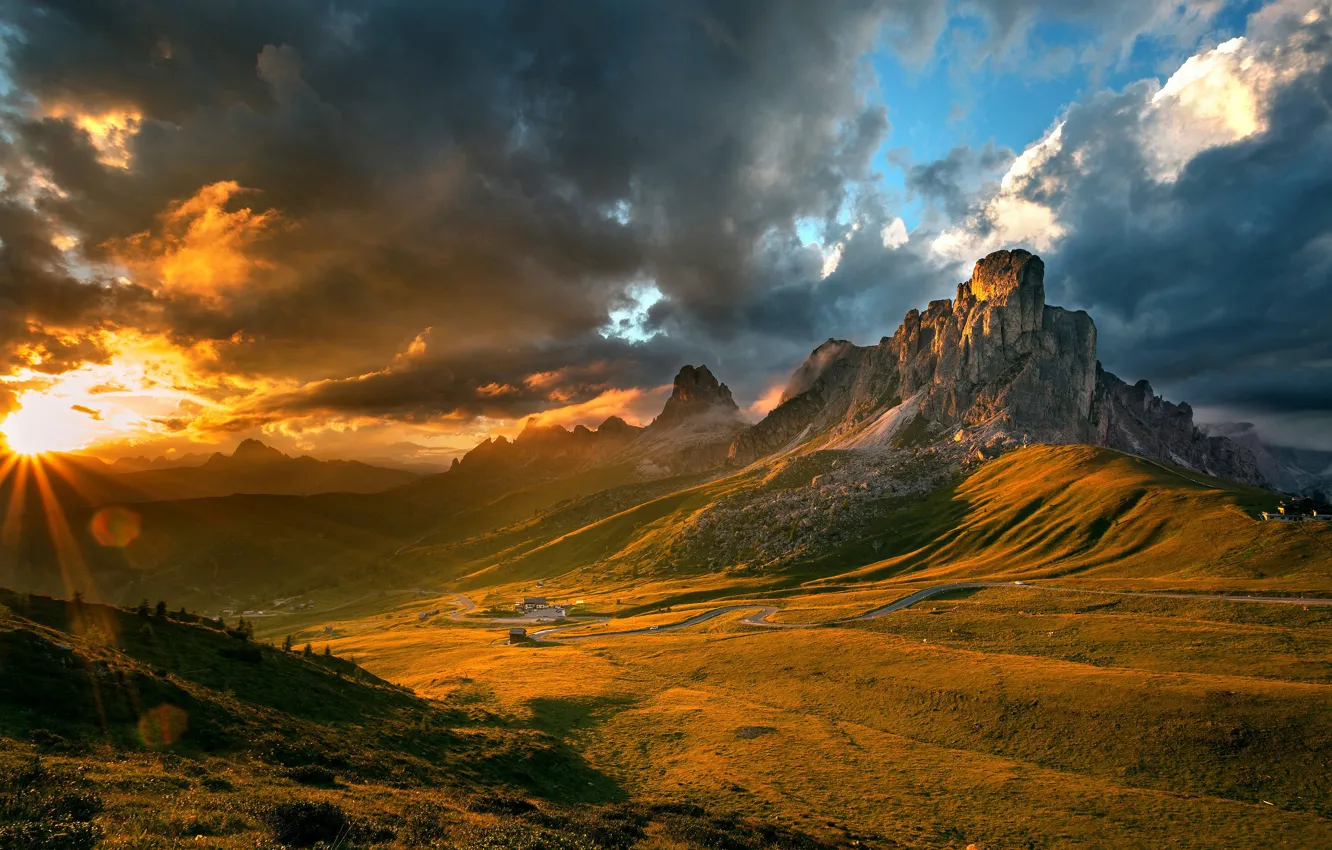 Фото обои солнце, облака, свет, закат, горы, рассвет, склоны, Альпы