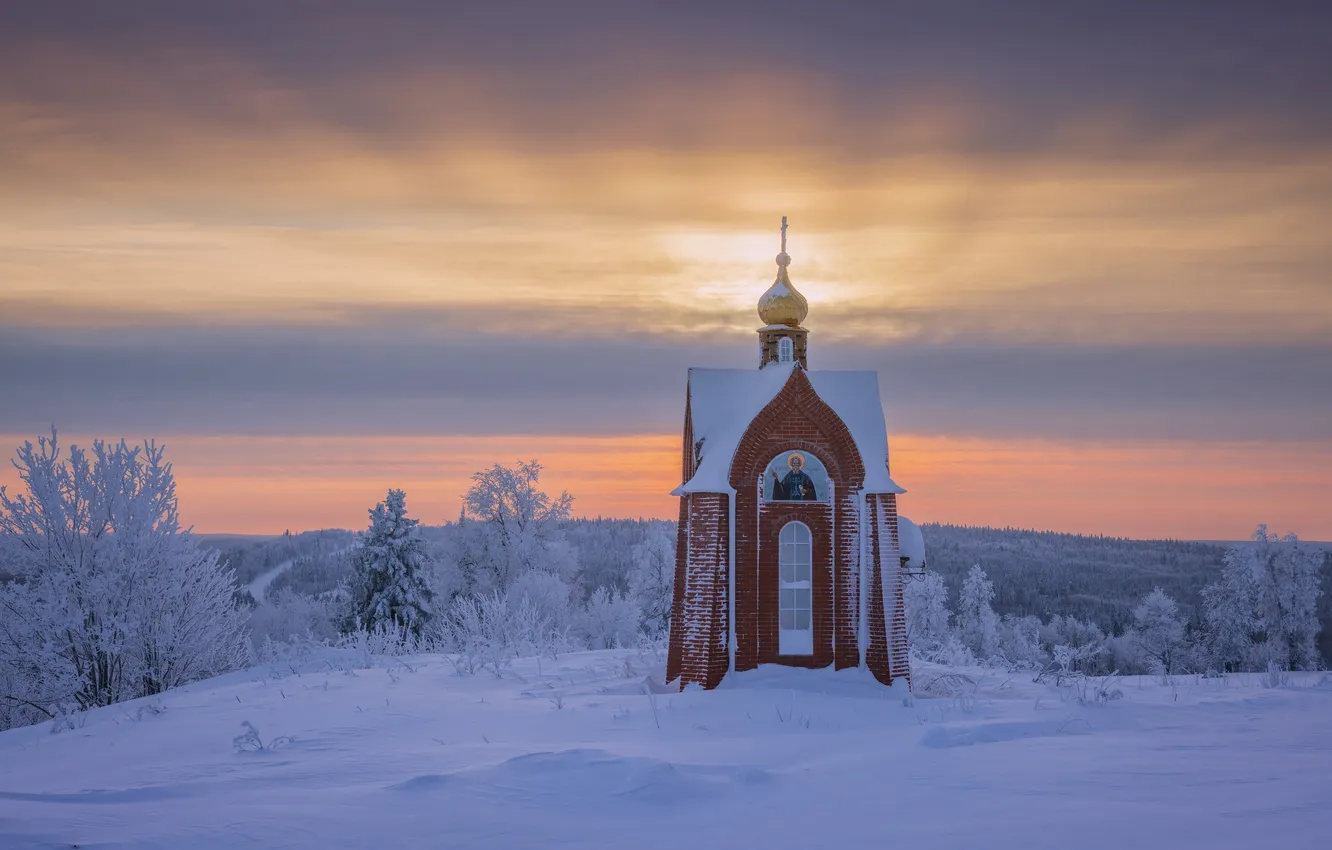 Фото обои зима, снег, Россия, часовня, Пермский край, Максим Евдокимов, Белая гора