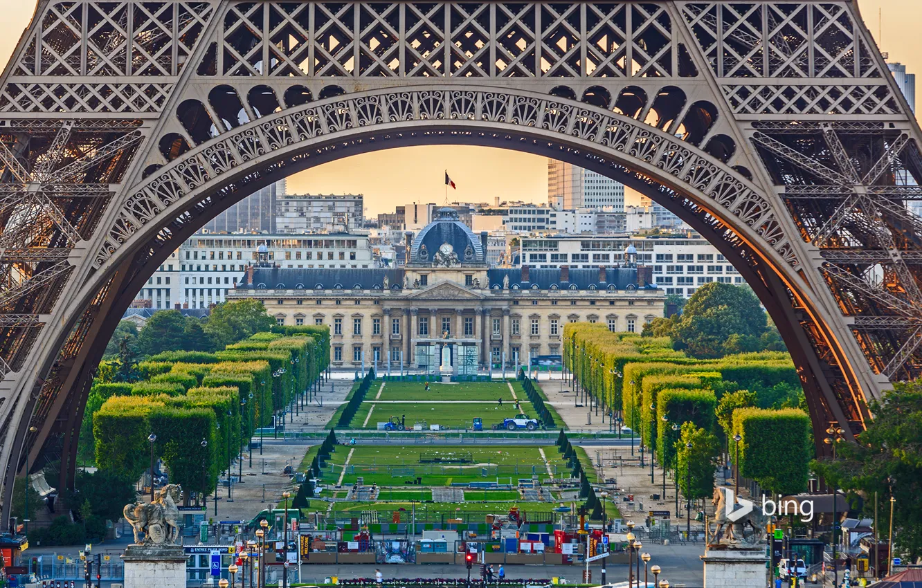 Фото обои деревья, Франция, Париж, Эйфелева башня