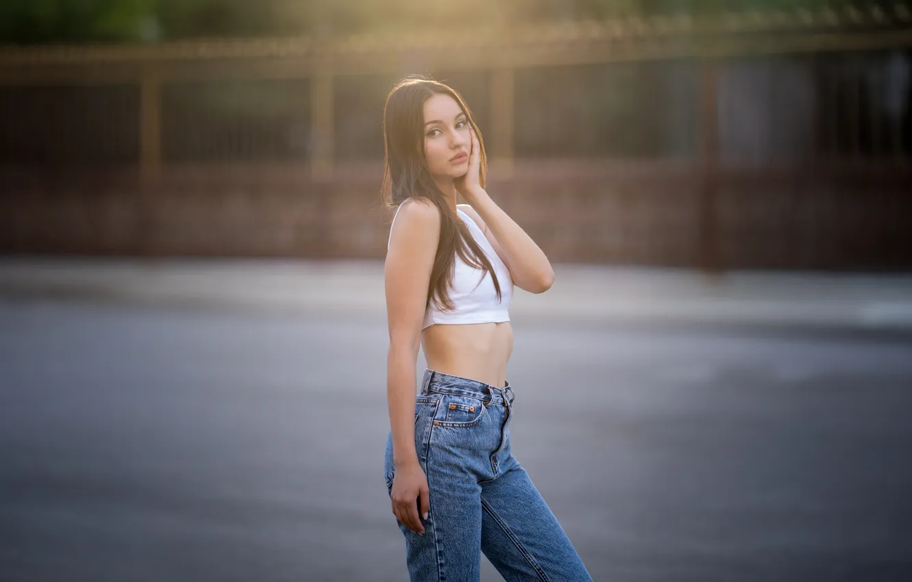 Фото обои girl, beautiful, jeans, sweet, look, long-haired, tank top