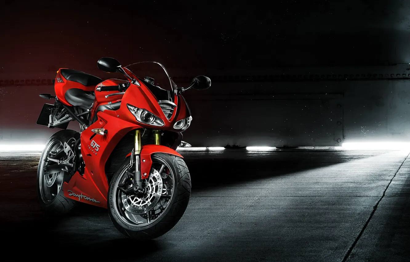 Фото обои Red, Lights, Triumph, Daytona 675