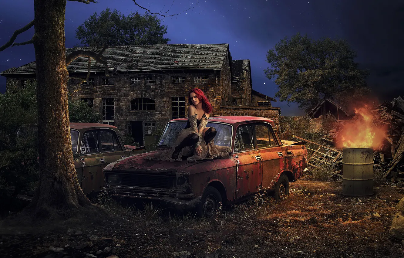 Фото обои машина, девушка, развалины