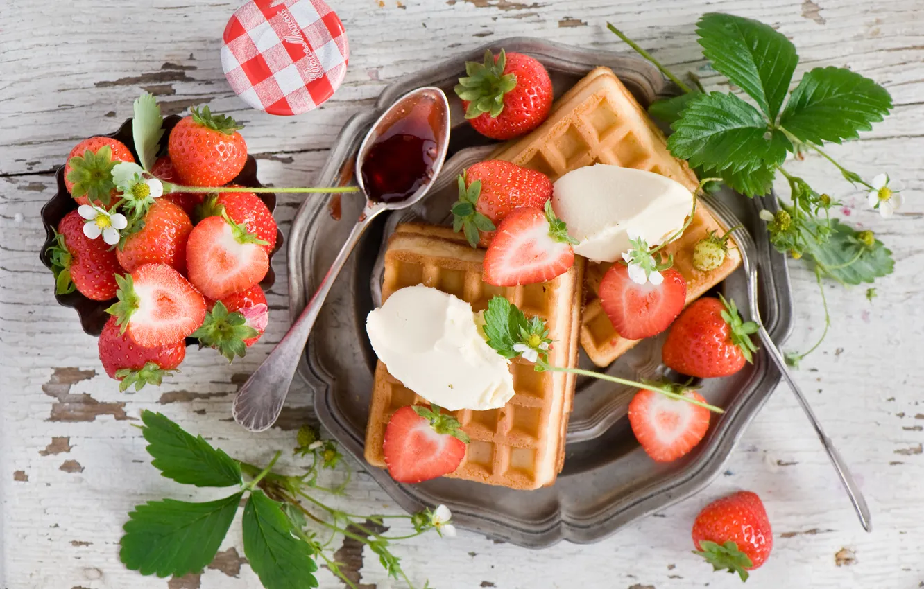 Фото обои ягоды, еда, завтрак, клубника, вафли, джем, пломбир, Anna Verdina