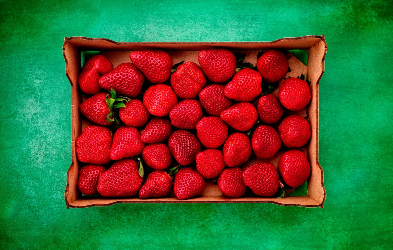 Фото обои фон, коробка, клубника, ягода, зелёный, красная