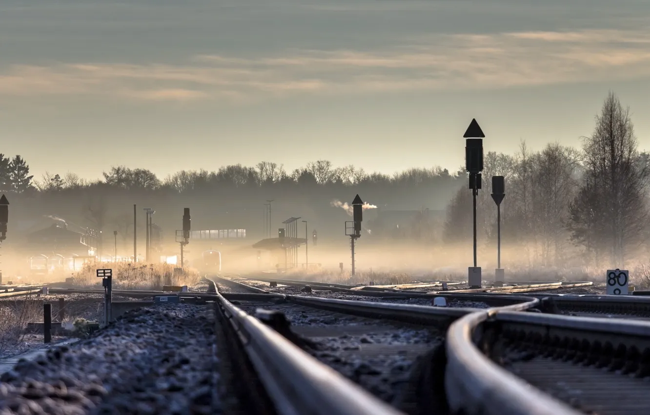 Фото обои пейзаж, туман, перспектива, железная дорога