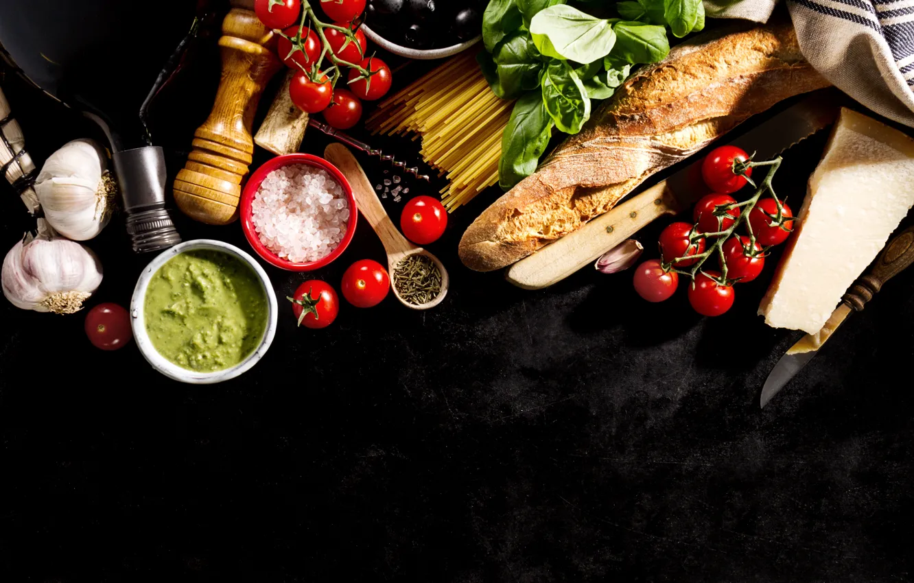 Фото обои хлеб, помидоры, соус, food, маслины, специи, базилик, italian