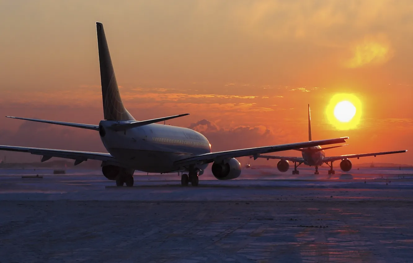Фото обои закат, аэропорт, самолёты