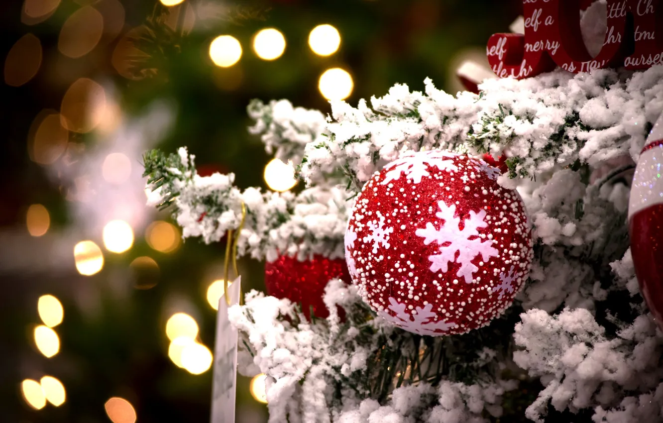 Фото обои зима, красный, огни, игрушка, елка, шарик, Новый Год, Рождество