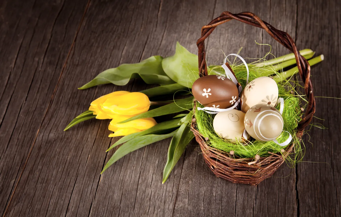 Фото обои Пасха, тюльпаны, корзинка, wood, tulips, spring, Easter, eggs
