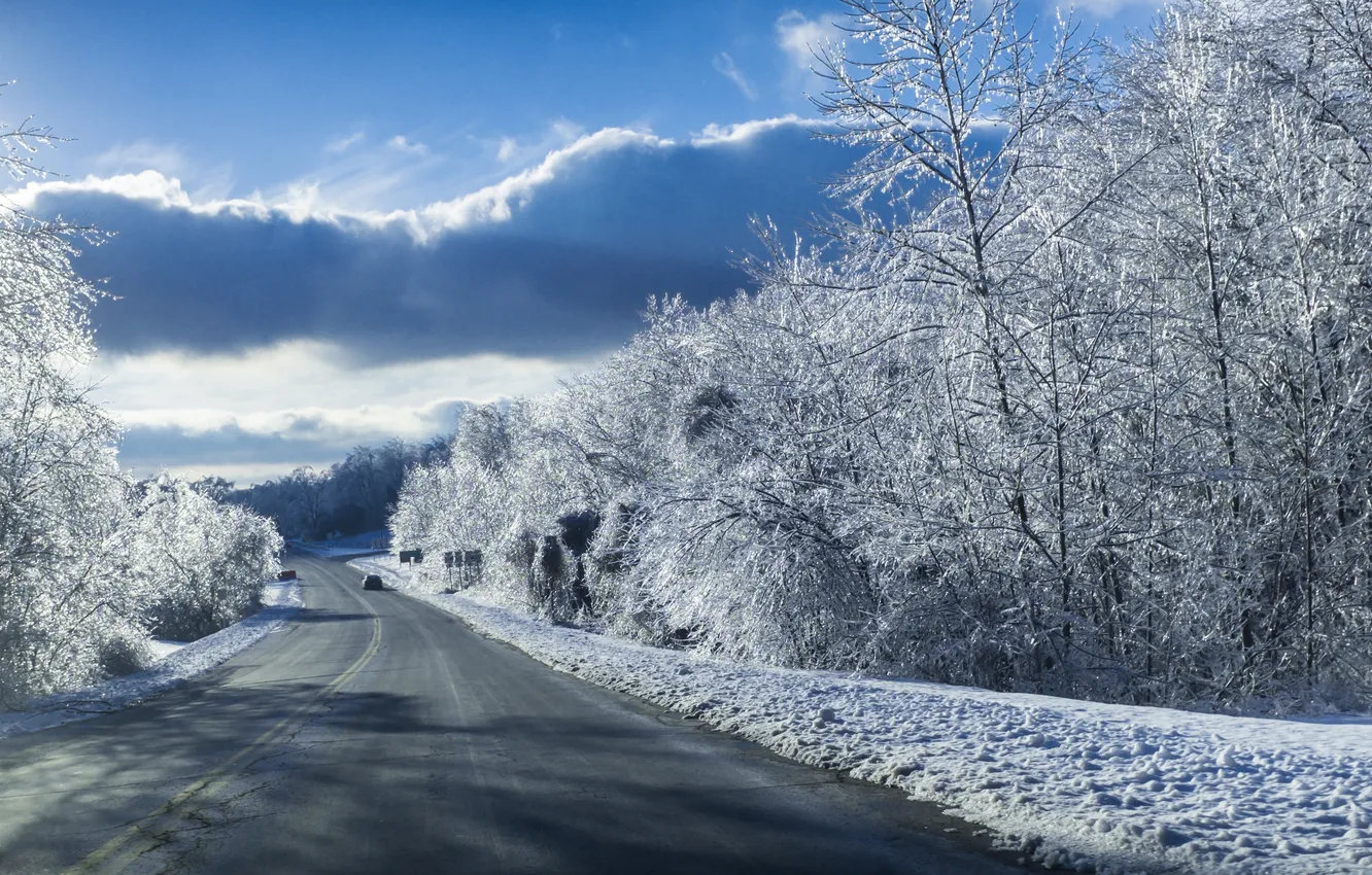 Фото обои зима, дорога, снег, пейзаж, машины, голубое небо