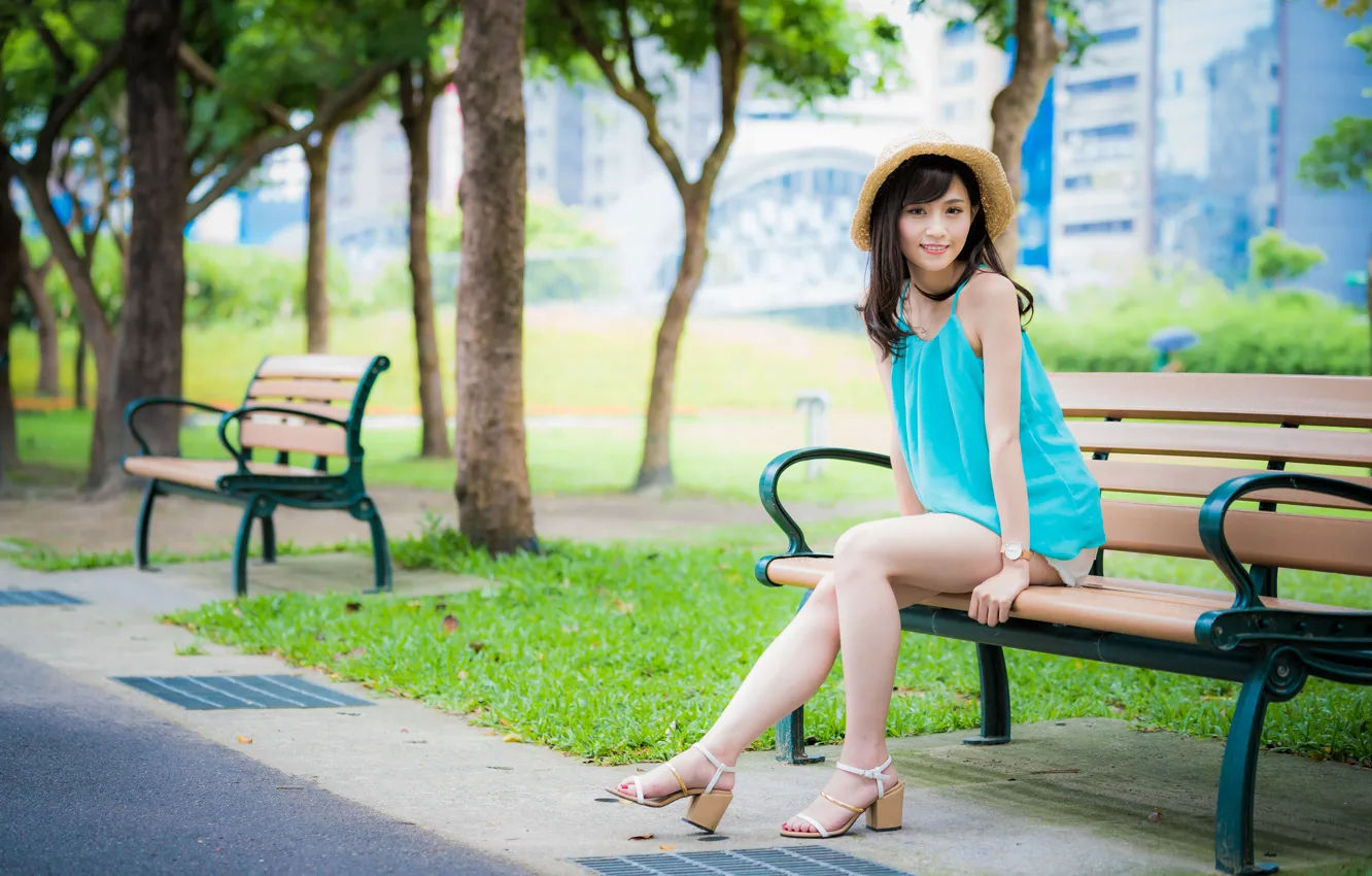 Фото обои девушка, парк, шляпка, ножки, азиатка, милашка, скамья, боке