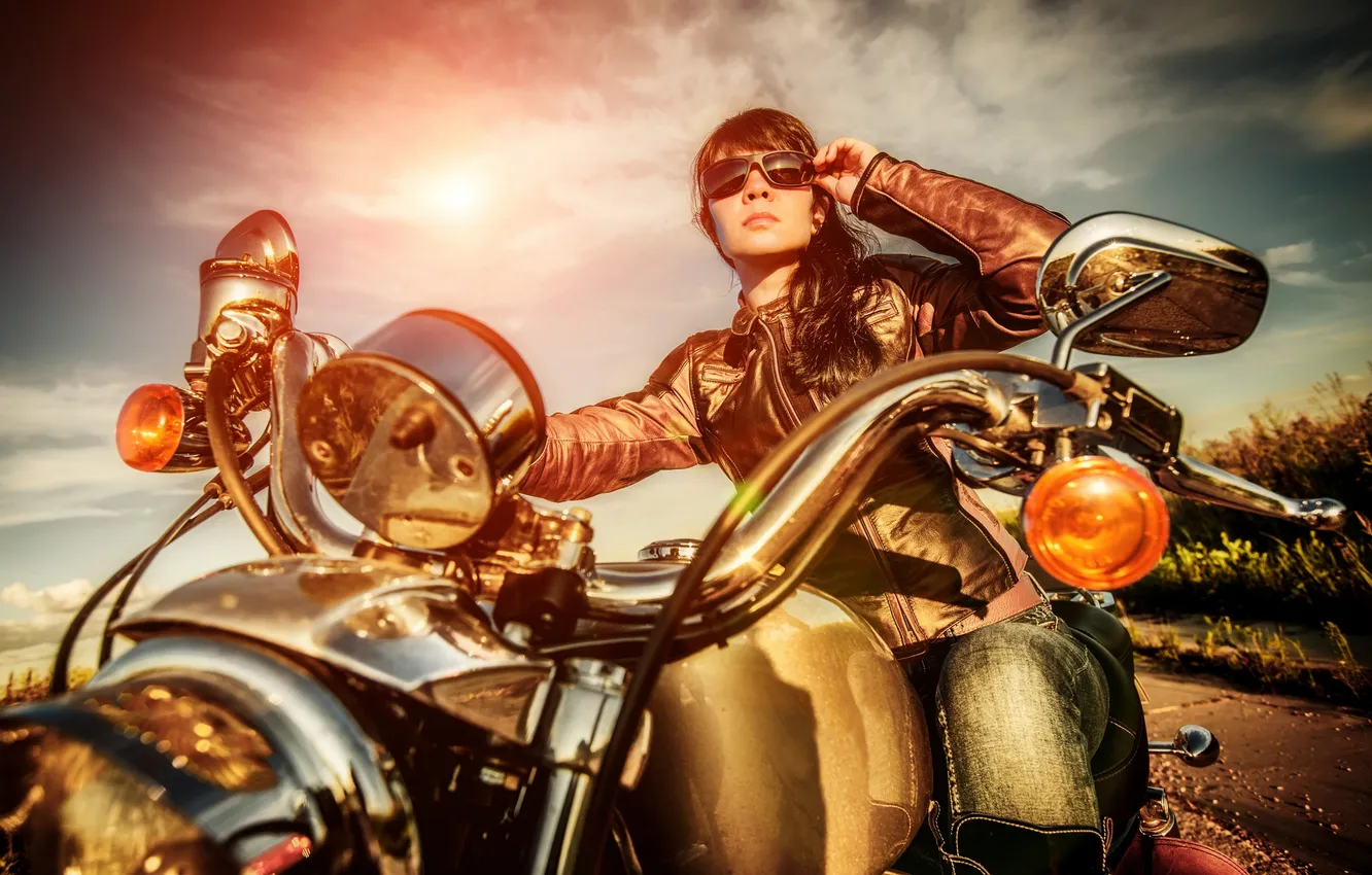 Фото обои девушка, очки, мотоцикл