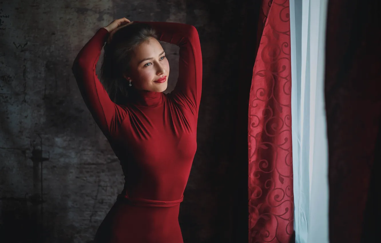 Фото обои поза, улыбка, Девушка, Алексей Гилёв