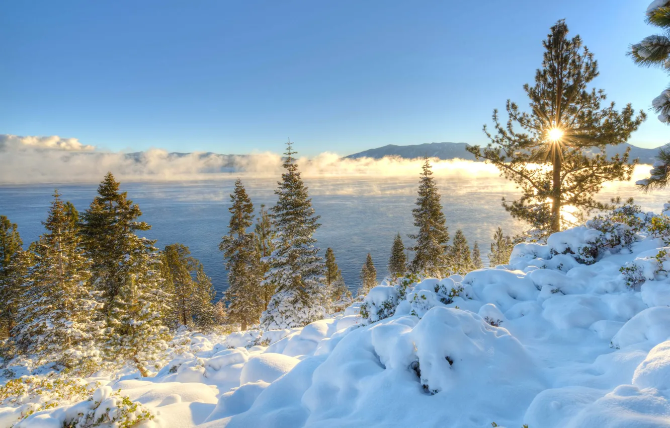 Фото обои зима, снег, деревья, горы, озеро, восход, рассвет, утро