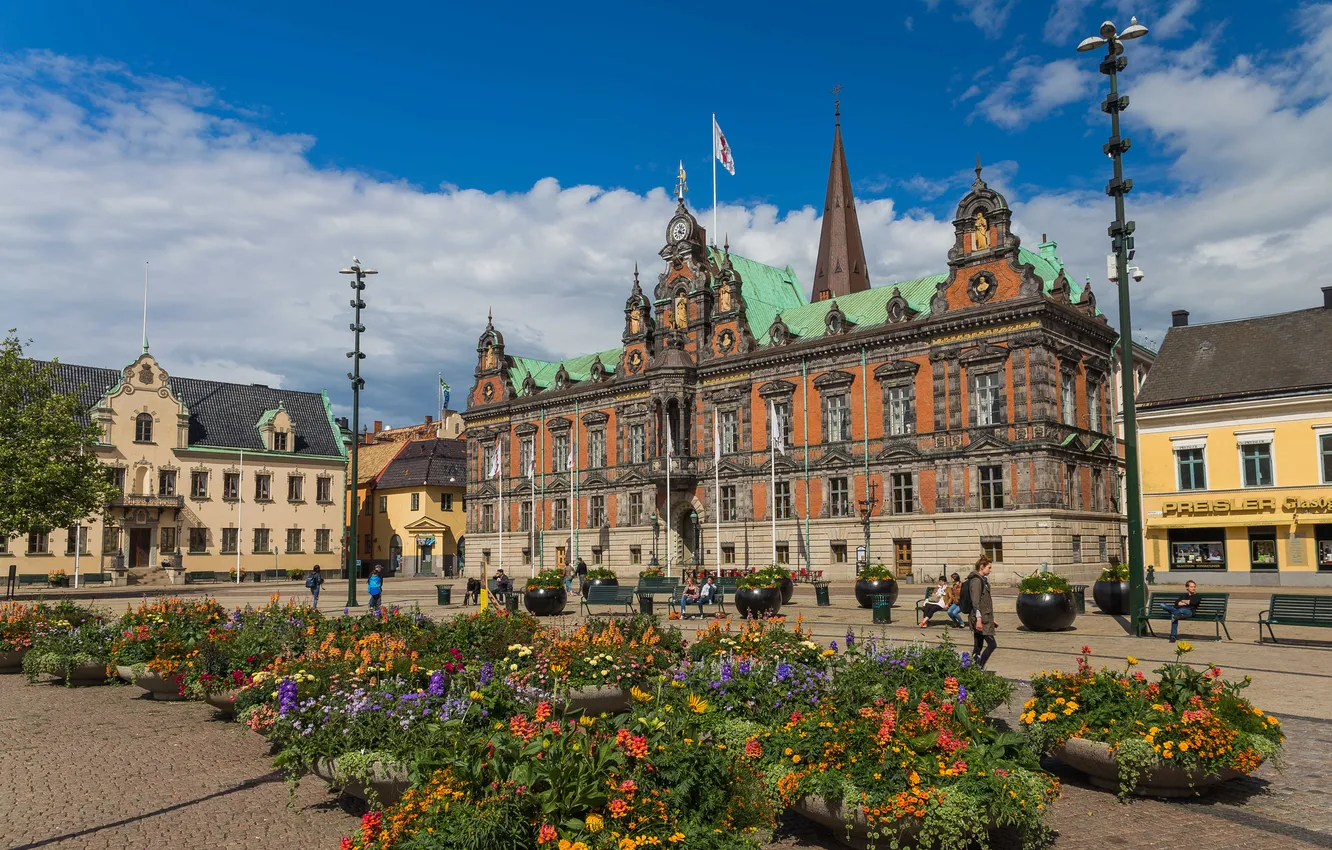 Фото обои цветы, люди, дома, площадь, Швеция, ратуша, Мальме