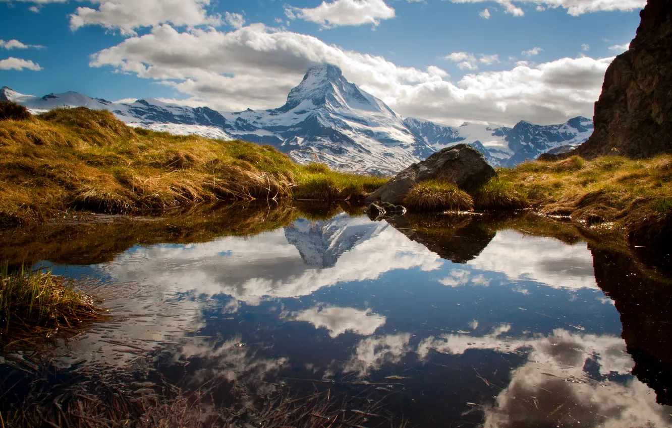 Фото обои небо, вода, облака, горы, озеро, отражение, камни, Швейцария