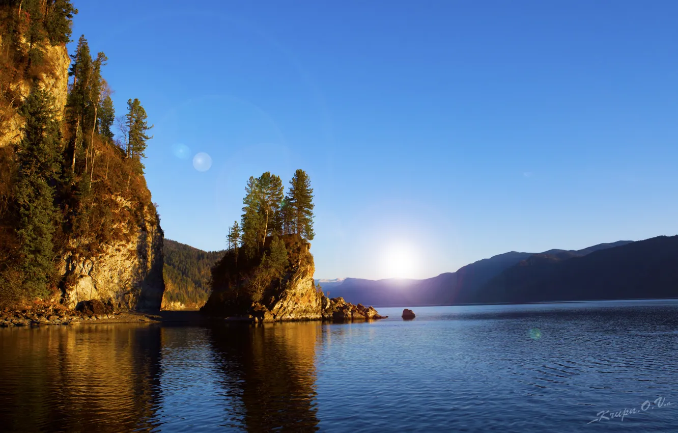 Фото обои вода, солнце, деревья, горы, озеро, река, скалы, луч