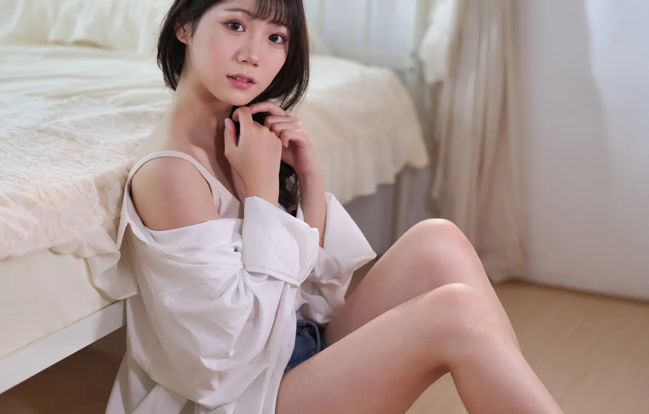 Фото обои Beautiful, Asian, Model, Smile, Bed, Denim, Woman, Cute