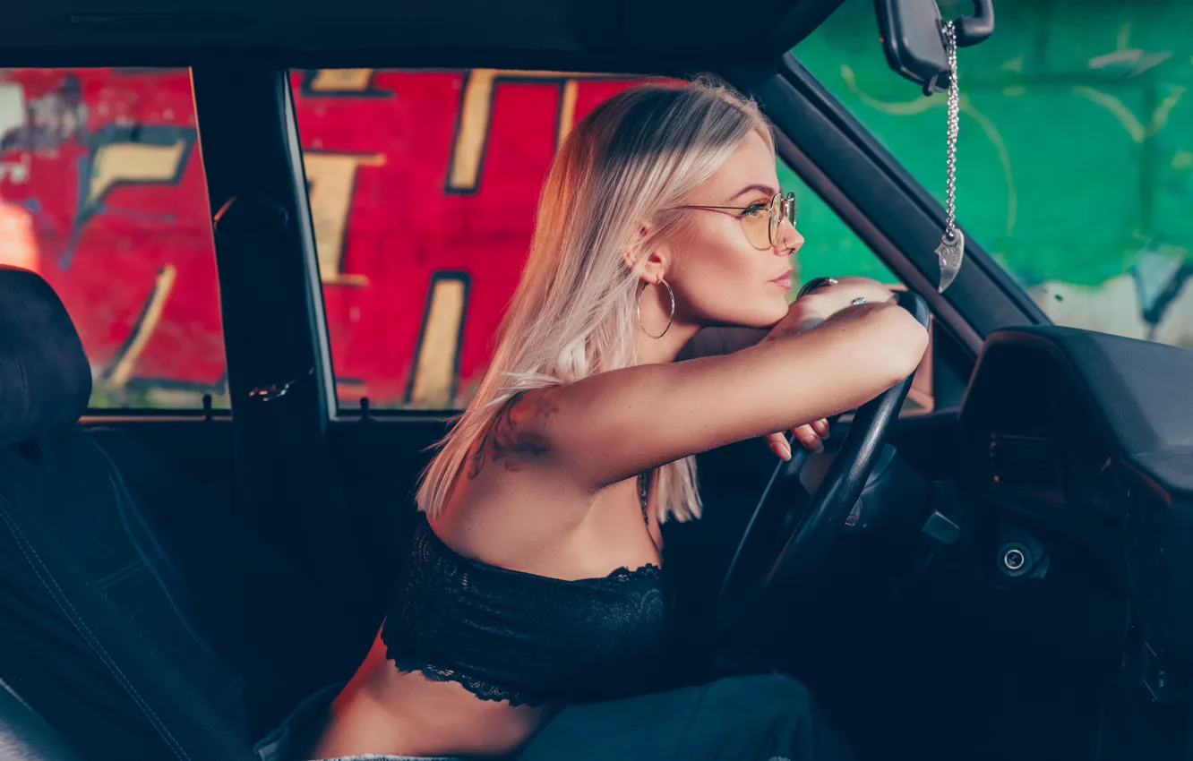 Фото обои bmw, tattoo, blonde