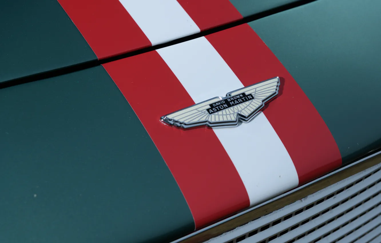 Фото обои Aston Martin, Classic, 2018, Classic car, 1958, Значок, DB4, Sports car