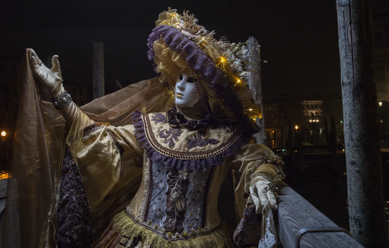 Фото обои ночь, шляпа, маска, Венеция, карнавал