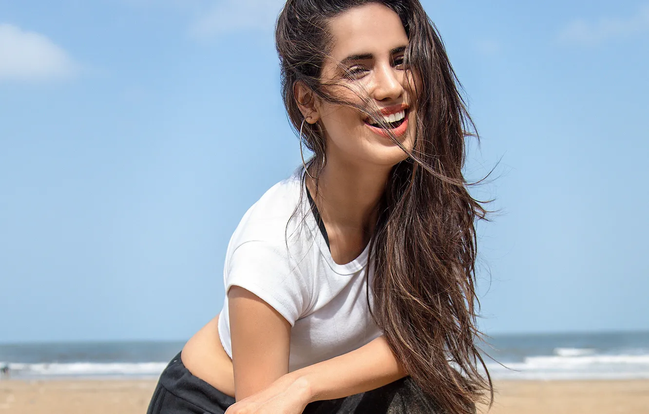 Фото обои girl, hot, sexy, eyes, smile, beautiful, figure, model