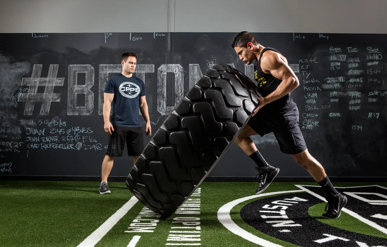 Фото обои pose, strength, crossfit, giant tire
