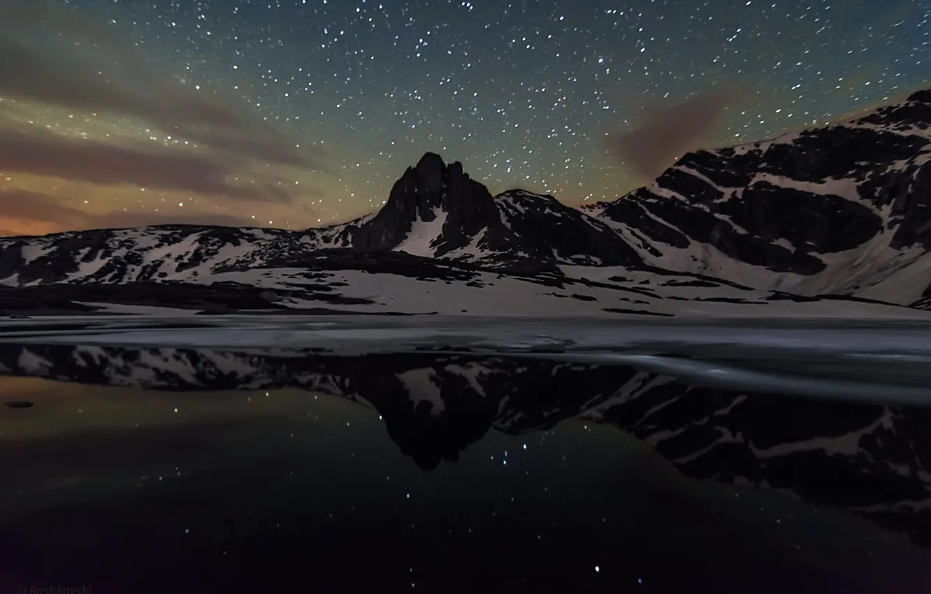 Фото обои звезды, облака, отражение, зеркало, Болгария, Национальный парк Рила, горы Рила, Bliznaka Озеро