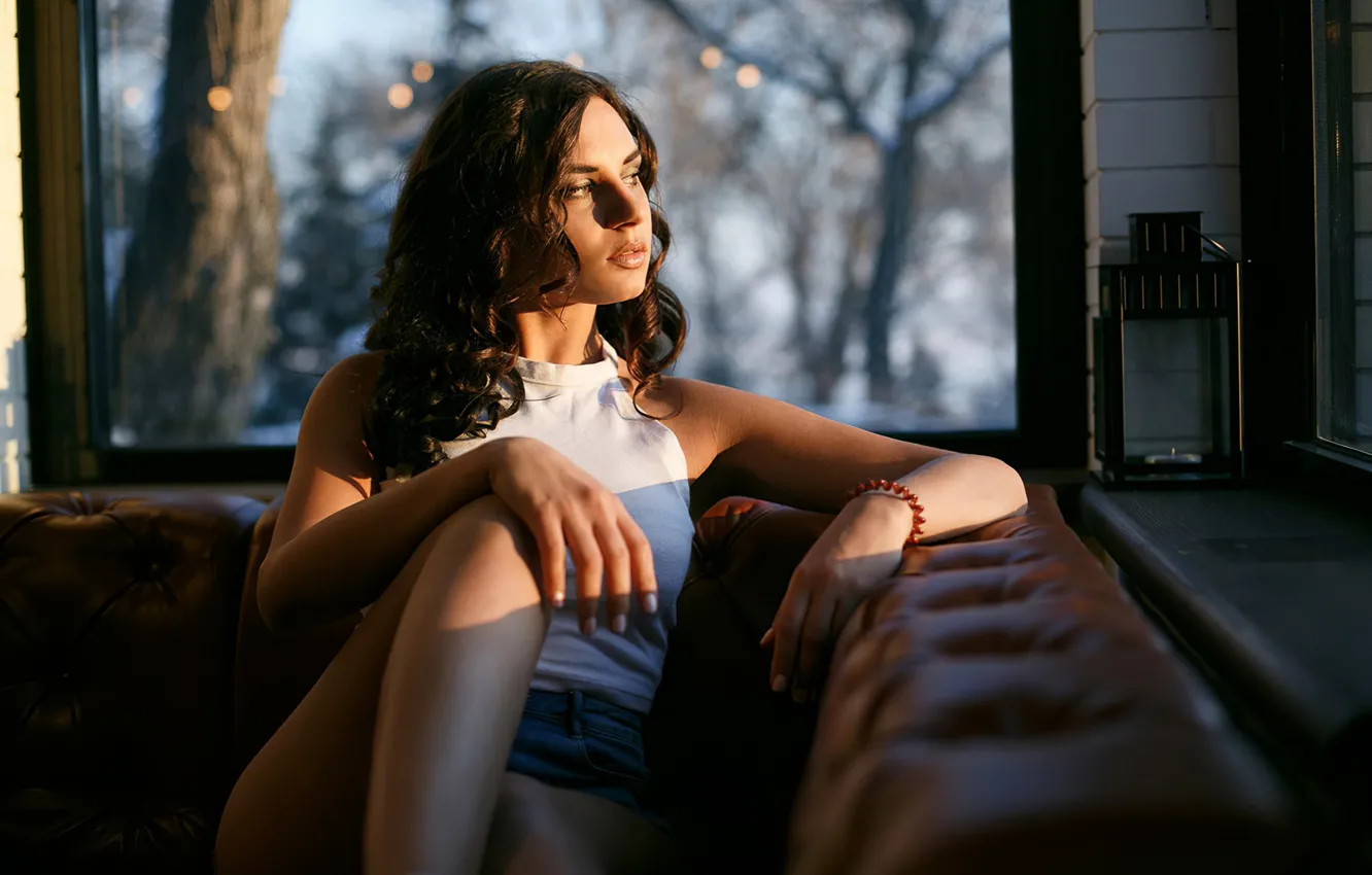 Фото обои trees, model, women, window, brunette, sitting, couch, T-shirt