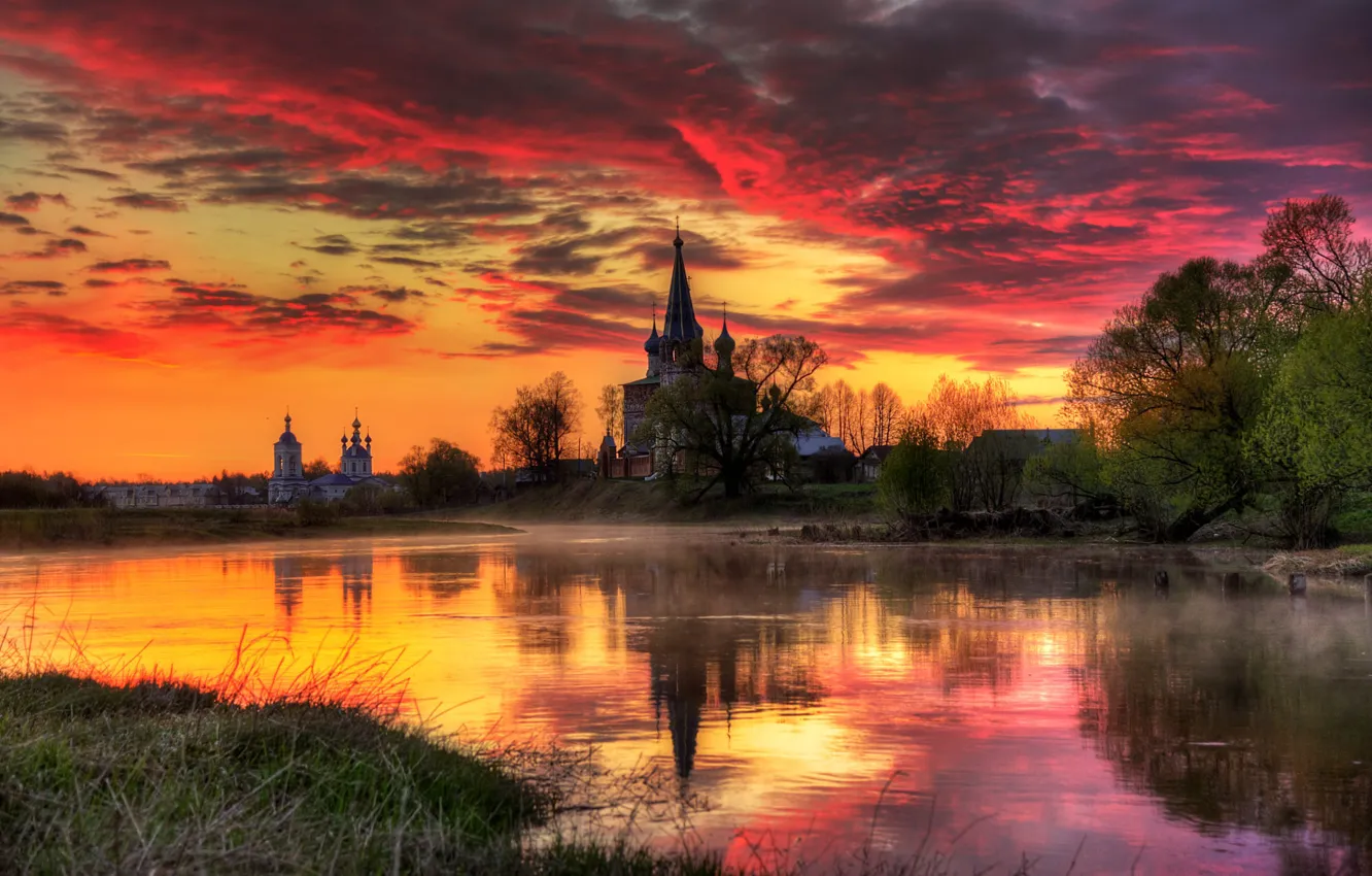 Фото обои небо, природа, отражение, река, рассвет, весна, церковь, Россия