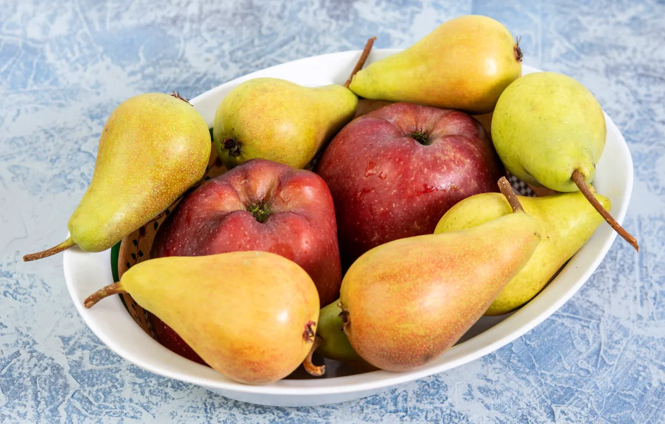 Фото обои яблоки, желтые, тарелка, красные, фрукты, груши, два, много