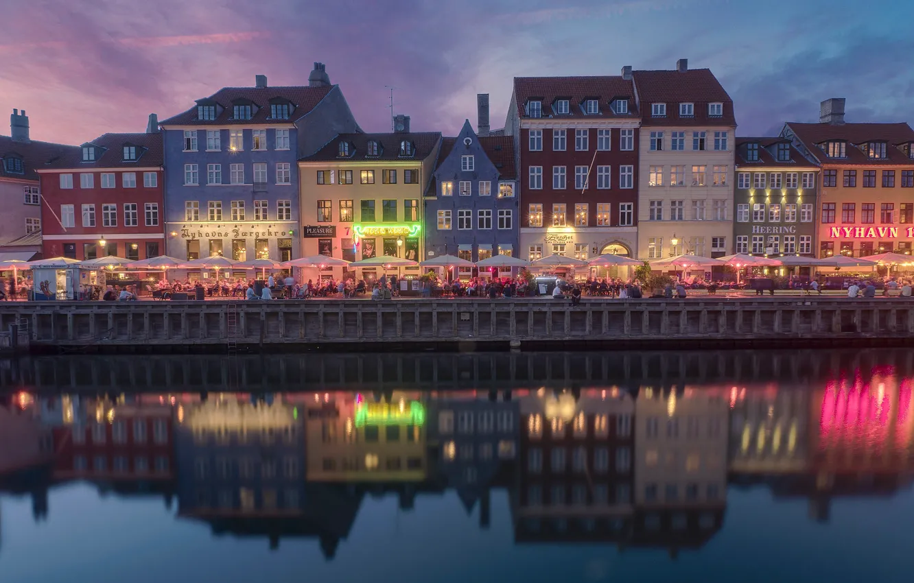 Фото обои отражение, здания, дома, Дания, канал, кафе, набережная, Denmark