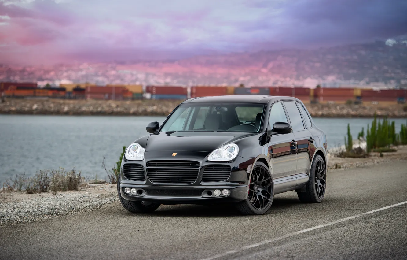 Porsche Cayenne Black