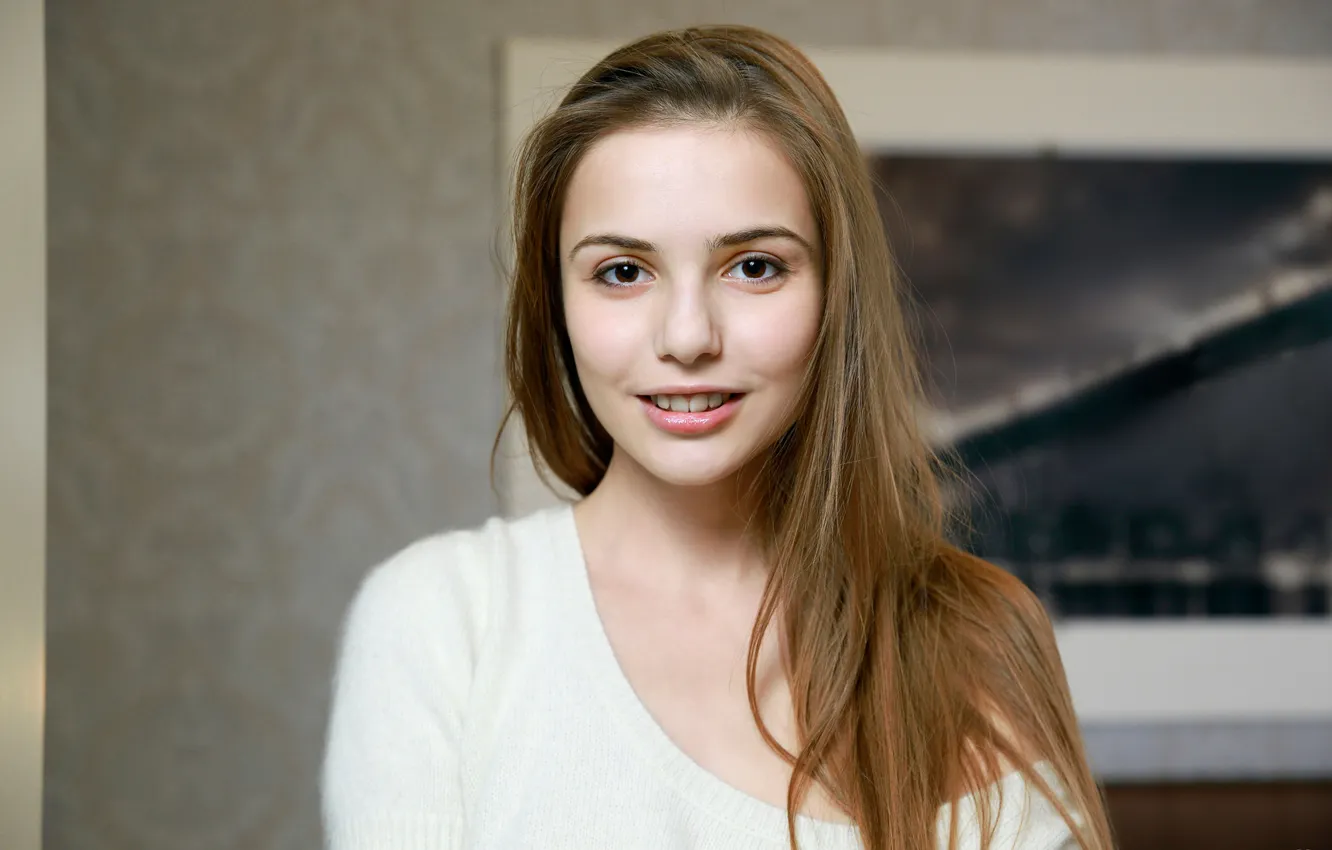 Фото обои Model, Smile, Portrait, Sweater, Elle Tan