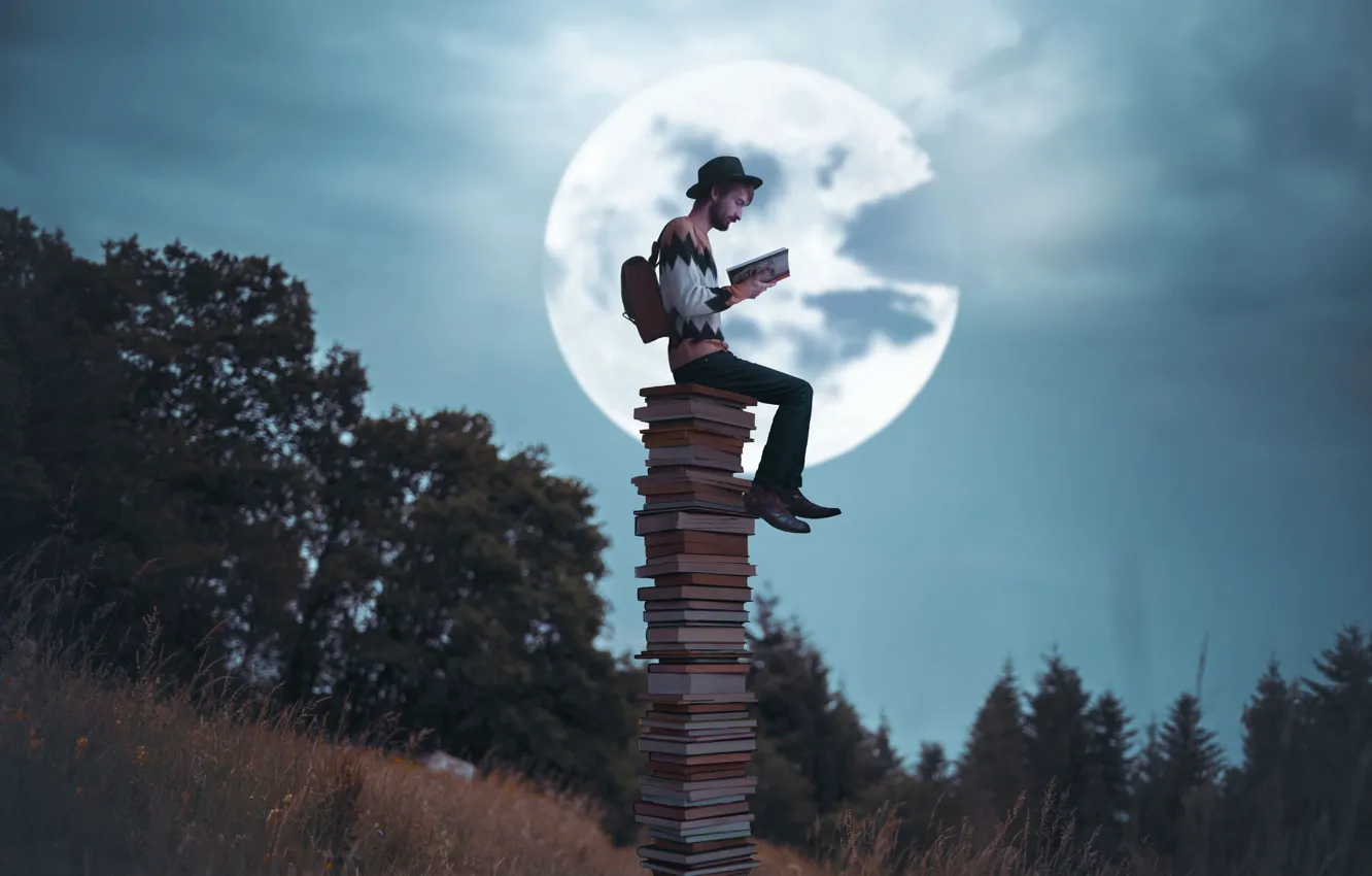 Фото обои луна, книги, чтение, Vincent Bourilhon, The night storyteller
