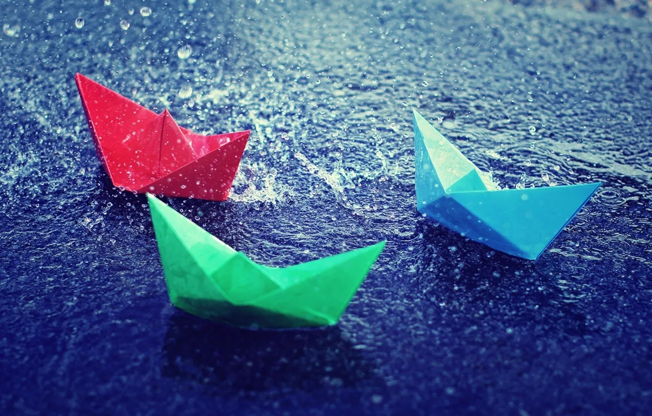 Фото обои вода, макро, природа, бумага, дождь, настроения, яркие, корабли